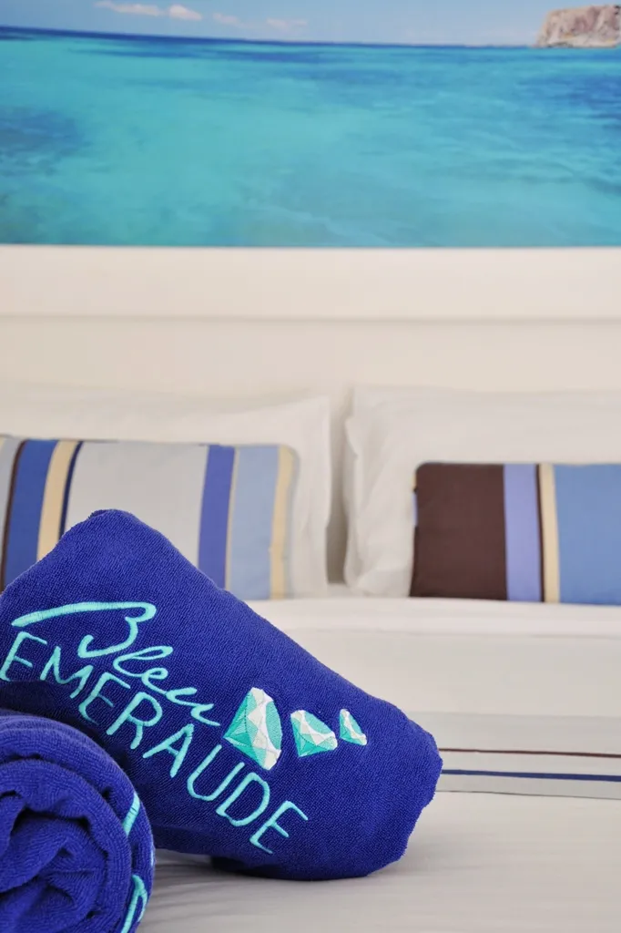 11. H¦tel Bleu Emeraude Residence Grand Case One Bedroom Apartment Ocean Front Towels 11