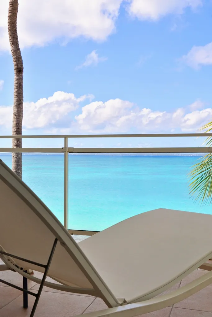 12. H¦tel Bleu Emeraude Residence Grand Case One Bedroom Apartment Ocean View Sun Bed 12
