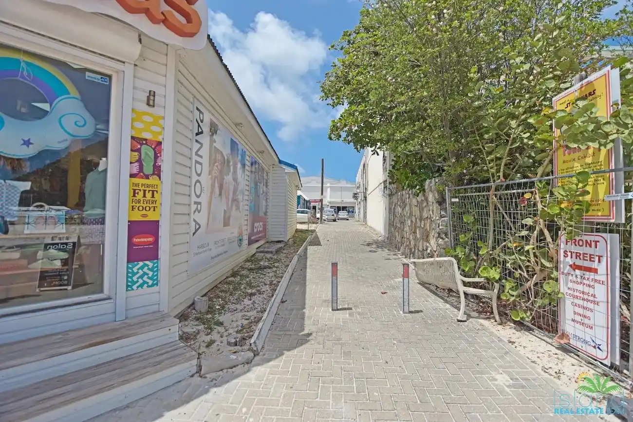 2.2 Million Beachfront Property For Sale In Philipsburg St.Maarten 21.jpg 6 5 11zon 5 11zon