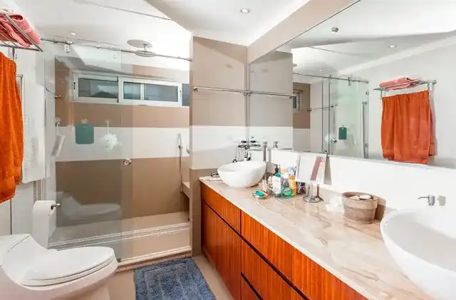 27. 4 Bedroom 4 Bath Condo For Sale In Simpson Bay Yacht Club Simpson Bay St. Maarten Bathroom 45 36 11zon 36 11zon