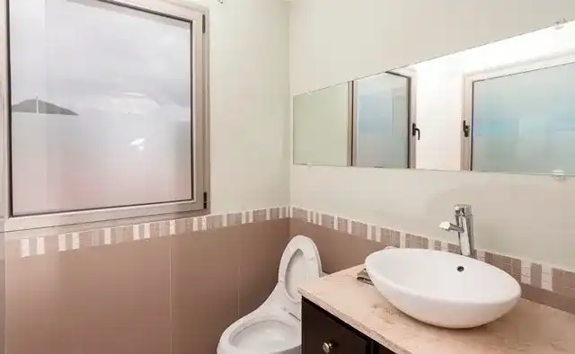 31. 4 Bedroom 4 Bath Condo For Sale In Simpson Bay Yacht Club Simpson Bay St. Maarten Bathroom5 40 42 11zon 42 11zon