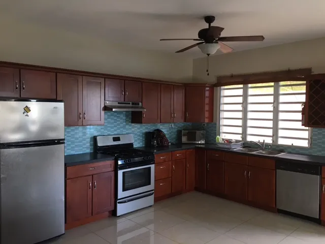 6. For Sale 5 Bedroom 5 Bath Fully Furnished Ocean View Villa Belair St. Maarten Kitchen 6 11zon