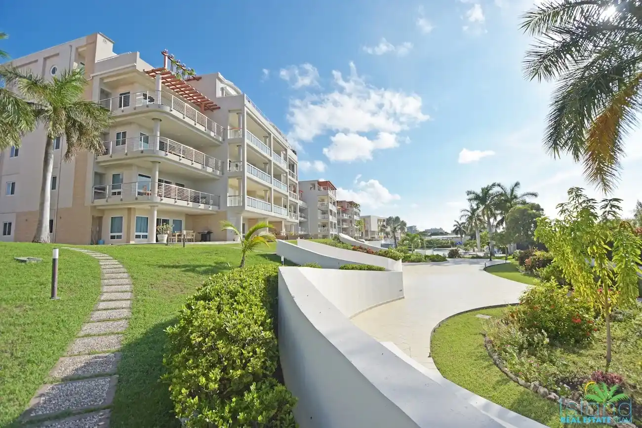Blue Marine Condos For Sale In St Maarten Common Area 1 1 11zon 1 11zon