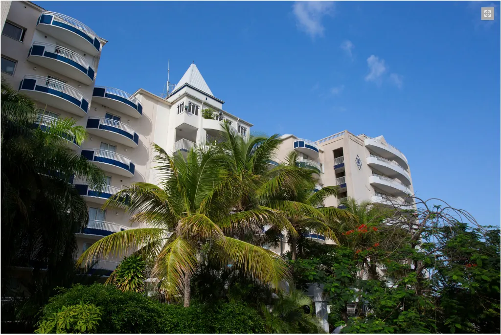 Sapphire Hotel 2 10 11zon