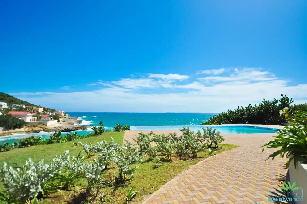 Seneca Common Area In St.Maarten 4 14 11zon 15 11zon