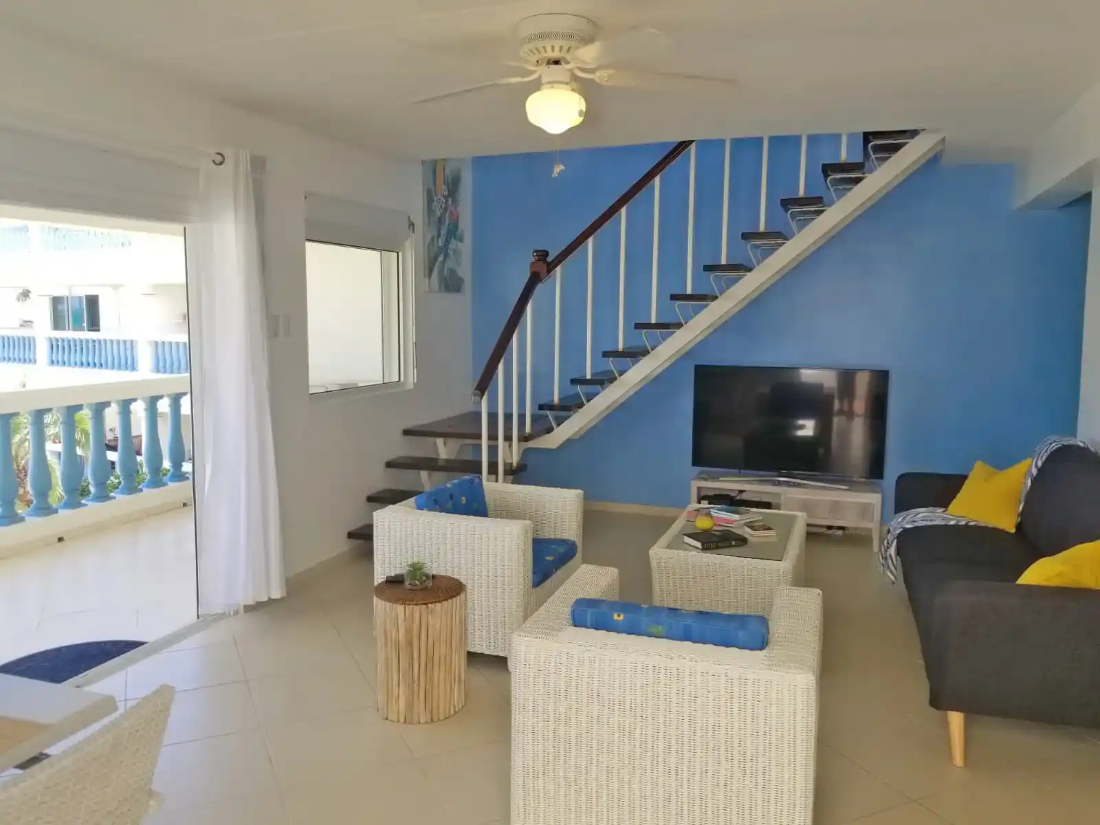Available For Longterm Rental 2 Bedroom Ocean Front Condo Sint Maarten Simpson Bay 6 28 11zon 6 11zon