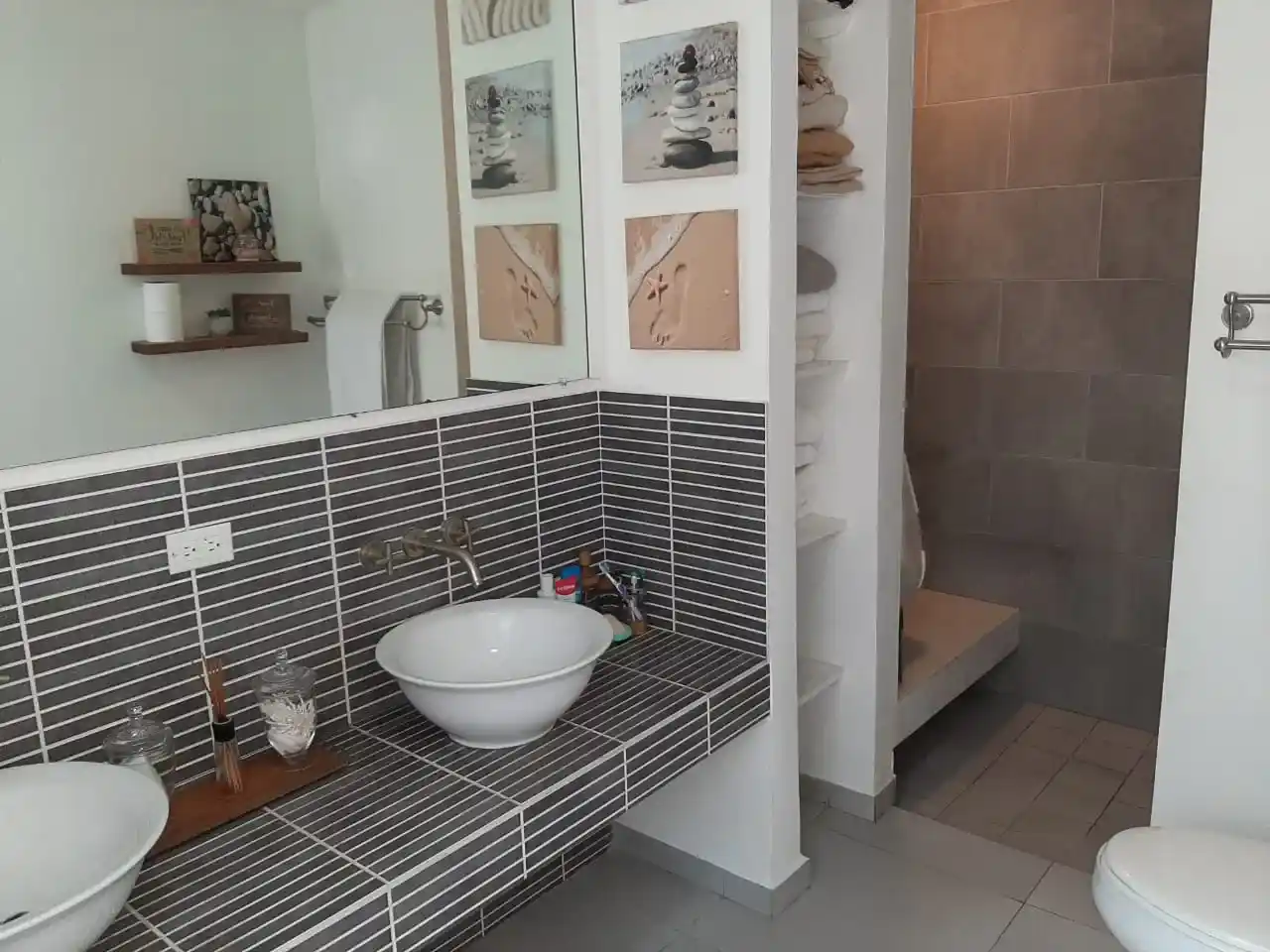 Available For Longterm Rental 3 Bedrooms2 Bath Villa St. Maarten Defiance 11 11 11zon 11 11zon