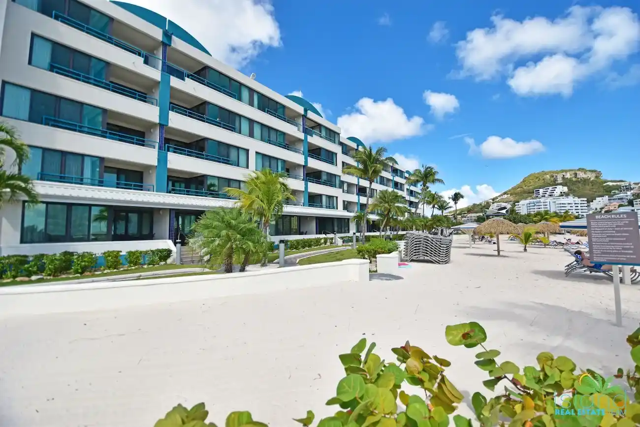 Beach Access At Hilton On Simpson Bay Beach 2 1 11zon 1 11zon