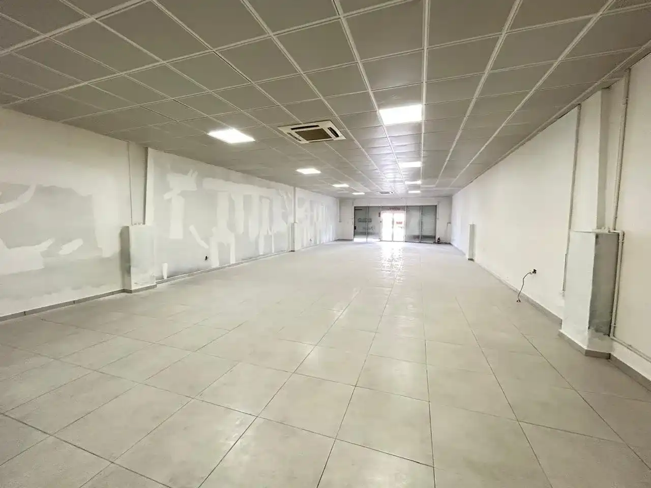Commercial Space For Rent In Cole Bay Sint Maarten 2 2 11zon 2 11zon