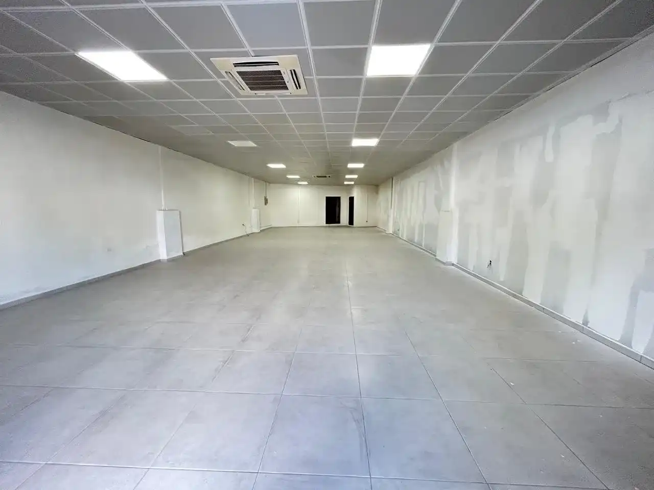 Commercial Space For Rent In Cole Bay Sint Maarten 5 4 11zon 4 11zon