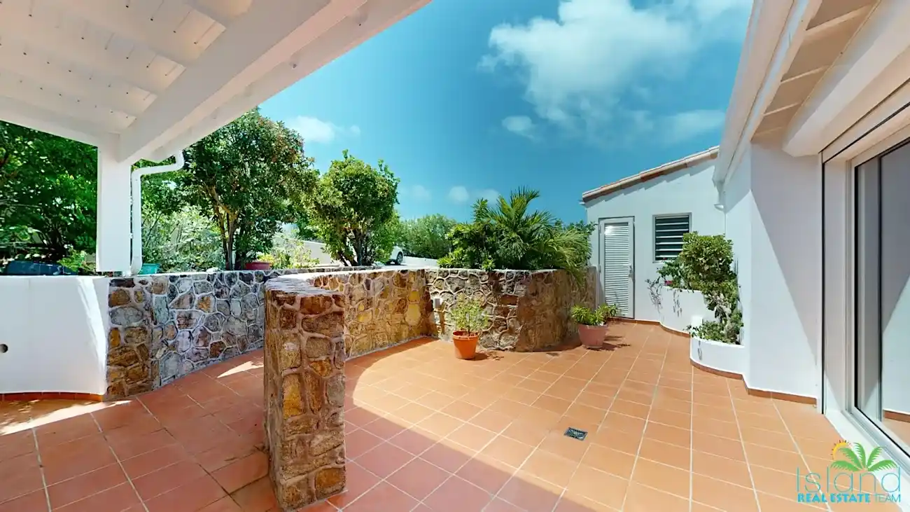 Dawn Beach Location For Sale 3 11zon 3 11zon