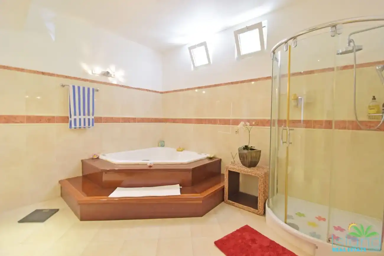 For Sale 2 Bedroom Lagoon Front Villa Sint Maarten Maho Area 26 26 11zon 26 11zon