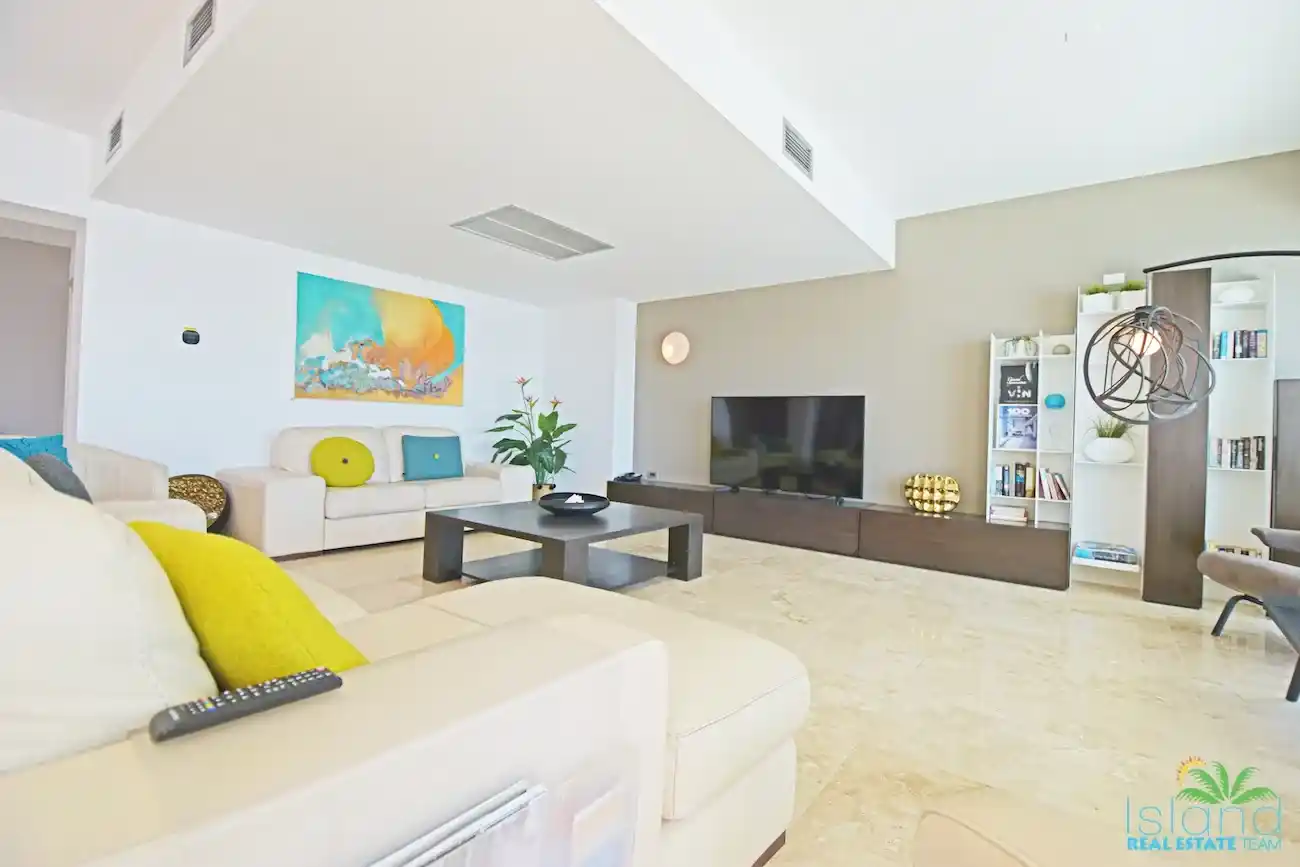 For Sale 5 Bedroom 4 Bath Ocean Front Condo Sint Maarten Cupecoy 12 13 11zon 13 11zon