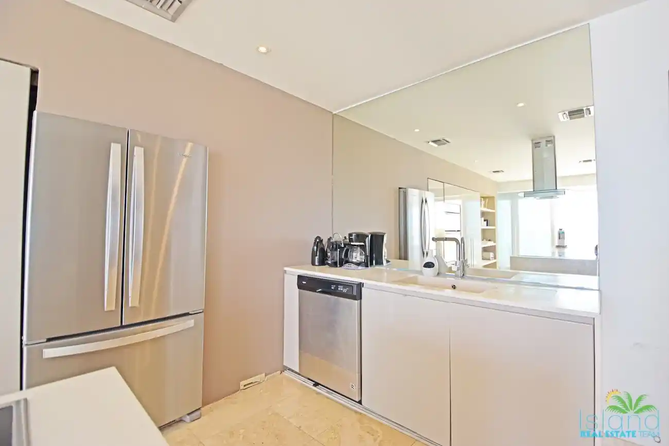 For Sale 5 Bedroom 4 Bath Ocean Front Condo Sint Maarten Cupecoy 18 19 11zon 19 11zon