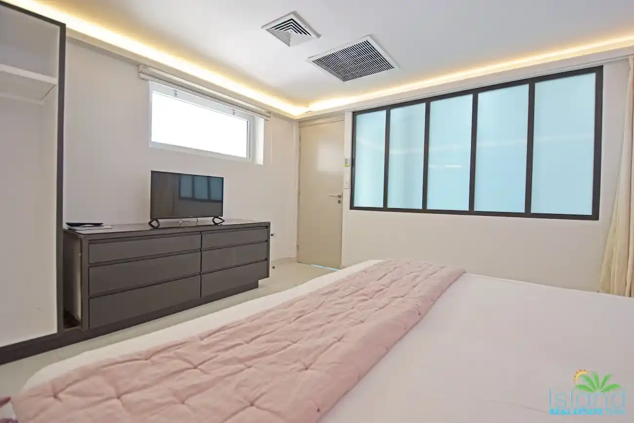For Sale 5 Bedroom 4 Bath Ocean Front Condo Sint Maarten Cupecoy 23 24 11zon 24 11zon