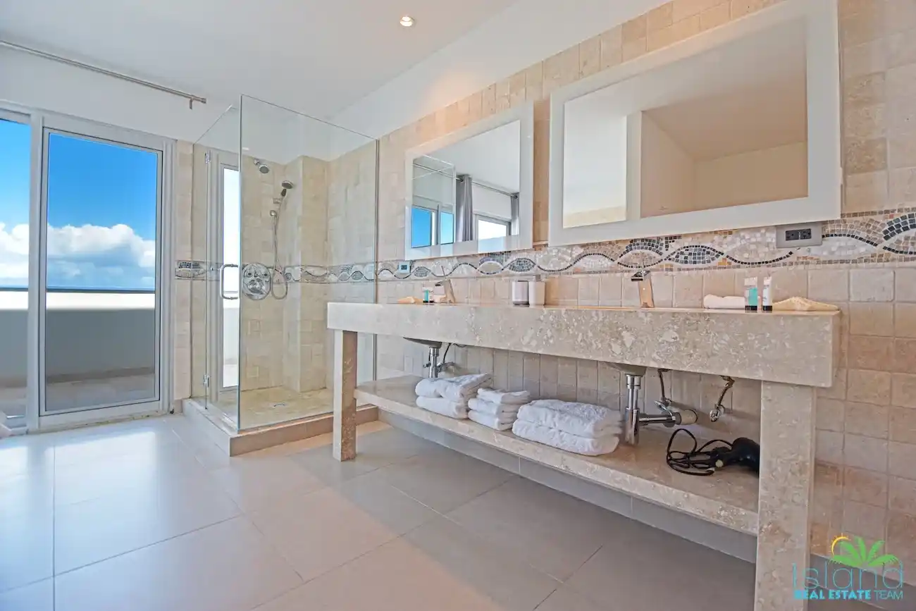 For Sale 5 Bedroom 4 Bath Ocean Front Condo Sint Maarten Cupecoy 30 31 11zon 31 11zon