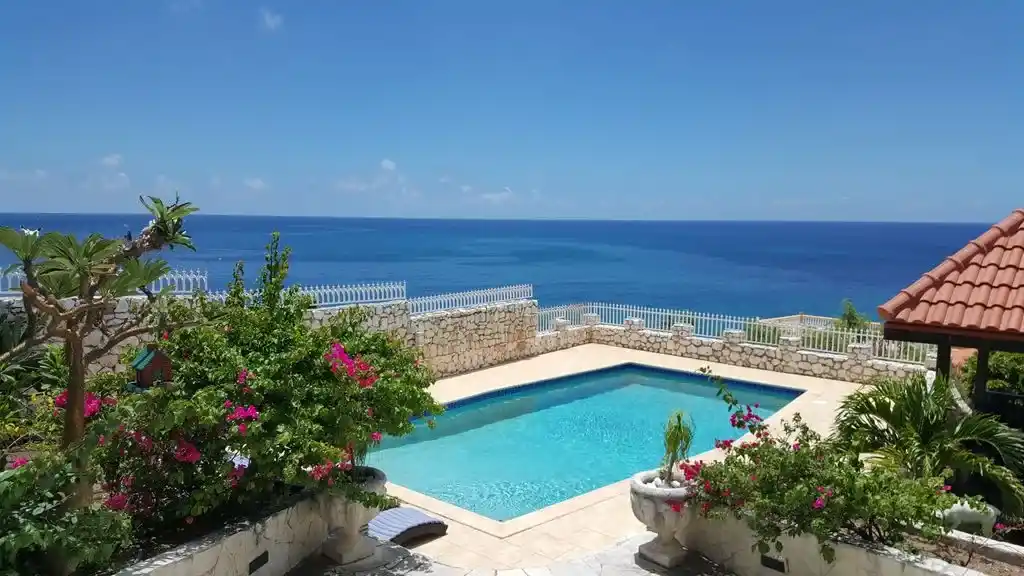 For Sale 5 Bedrooms 3 Baths Oceanfront Villa Sint Maarten Pelican Key 1 1 11zon 1 11zon