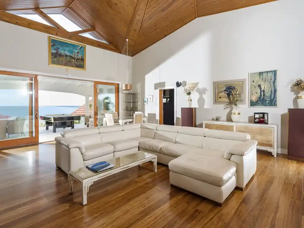 For Sale 5 Bedrooms 3 Baths Oceanfront Villa Sint Maarten Pelican Key 6 6 11zon 6 11zon