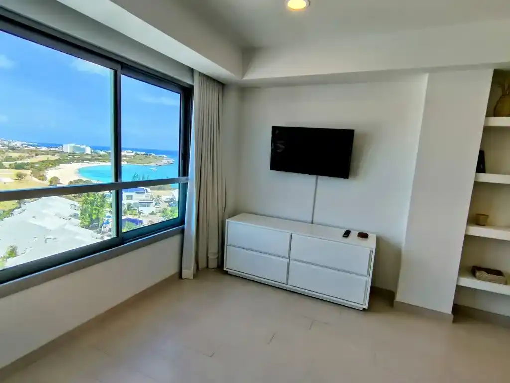 For Sale 5 Bedrooms 5 .5 Bath Ocean Front Penthouse St. Maarten Cupecoy 17 33 11zon 25 11zon