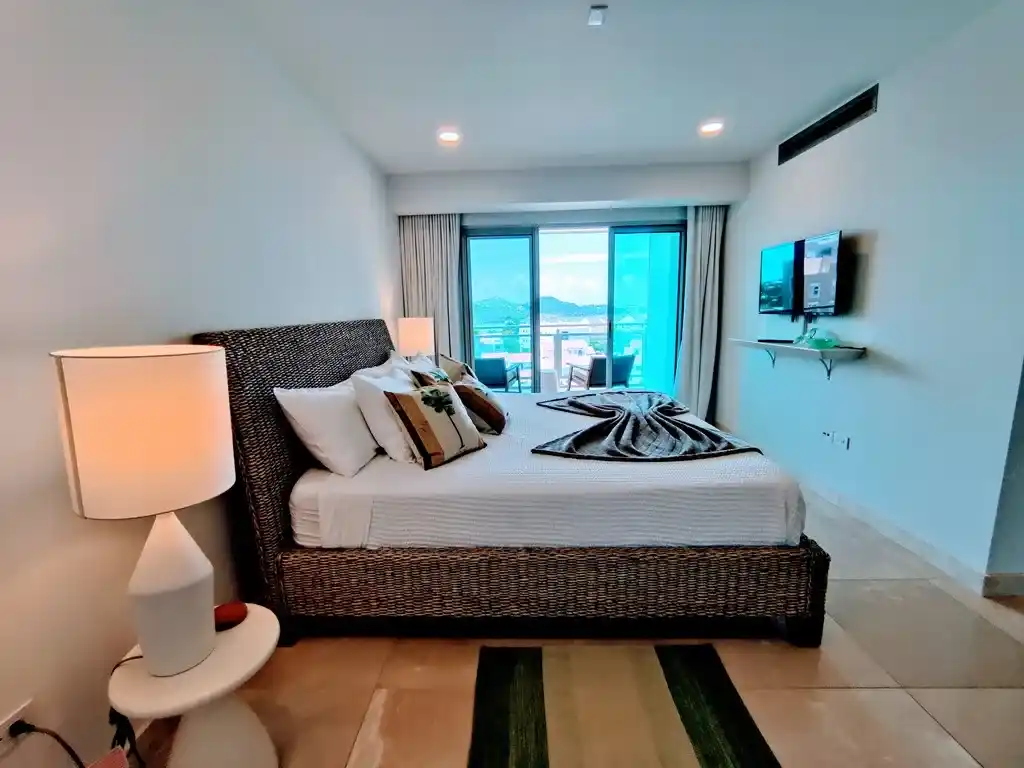 For Sale 5 Bedrooms 5 .5 Bath Ocean Front Penthouse St. Maarten Cupecoy 18 32 11zon 26 11zon