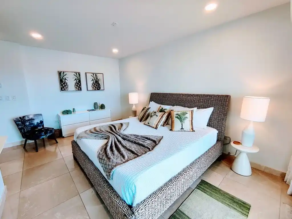 For Sale 5 Bedrooms 5 .5 Bath Ocean Front Penthouse St. Maarten Cupecoy 20 30 11zon 28 11zon