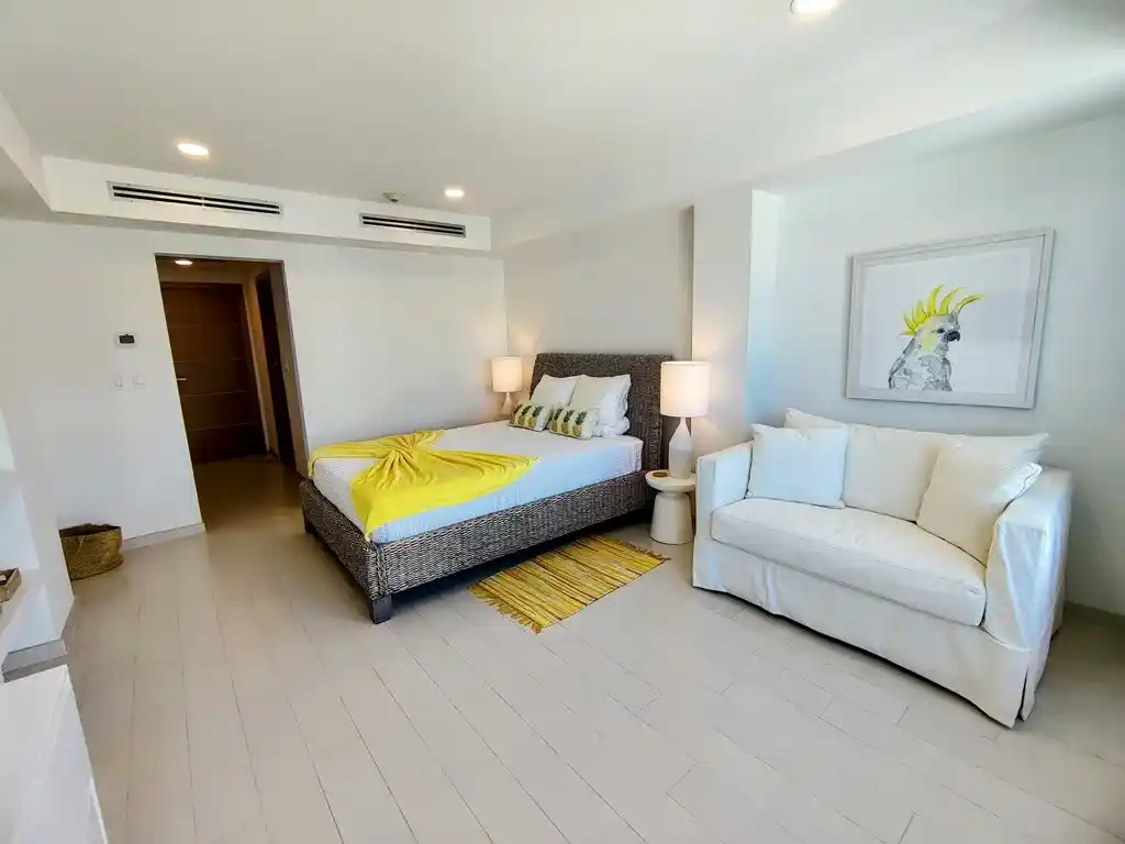 For Sale 5 Bedrooms 5 .5 Bath Ocean Front Penthouse St. Maarten Cupecoy 24 26 11zon 32 11zon