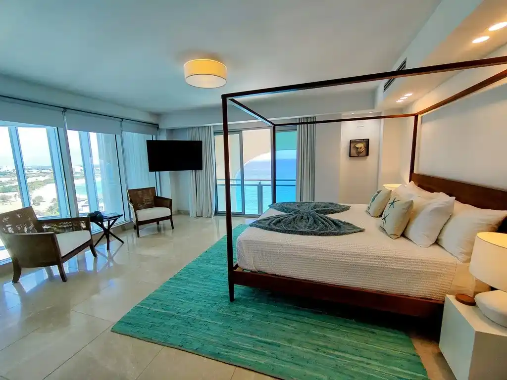 For Sale 5 Bedrooms 5 .5 Bath Ocean Front Penthouse St. Maarten Cupecoy 28 22 11zon 36 11zon