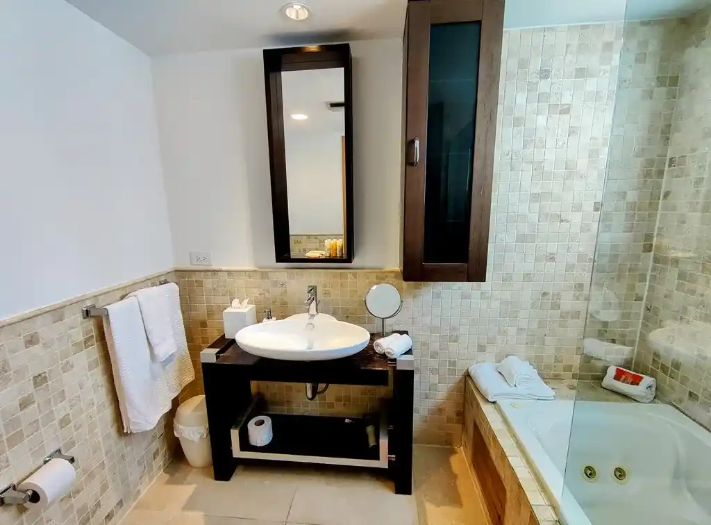 For Sale 5 Bedrooms 5 .5 Bath Ocean Front Penthouse St. Maarten Cupecoy 34 16 11zon 42 11zon