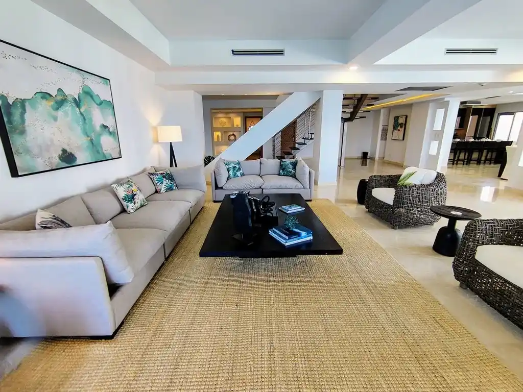 For Sale 5 Bedrooms 5 .5 Bath Ocean Front Penthouse St. Maarten Cupecoy 6 44 11zon 14 11zon