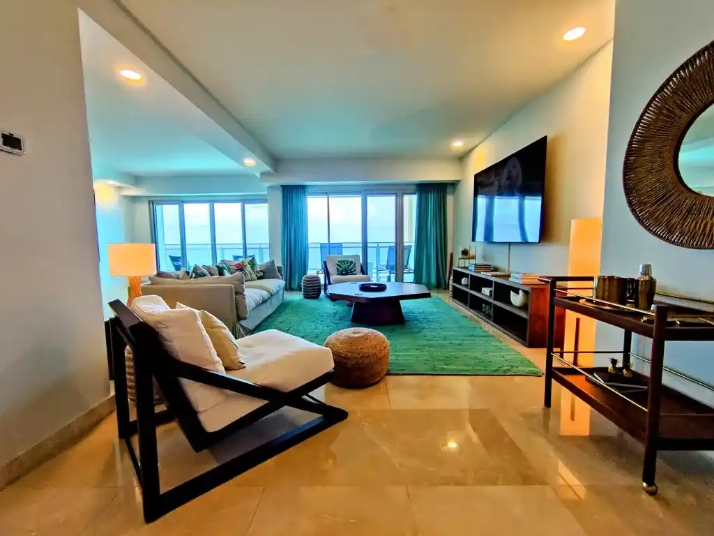 For Sale 5 Bedrooms 5 .5 Bath Ocean Front Penthouse St. Maarten Cupecoy 7 43 11zon 15 11zon