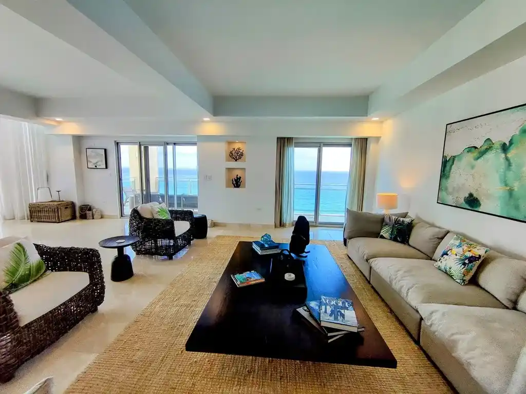 For Sale 5 Bedrooms 5 .5 Bath Ocean Front Penthouse St. Maarten Cupecoy 14 11zon 9 11zon