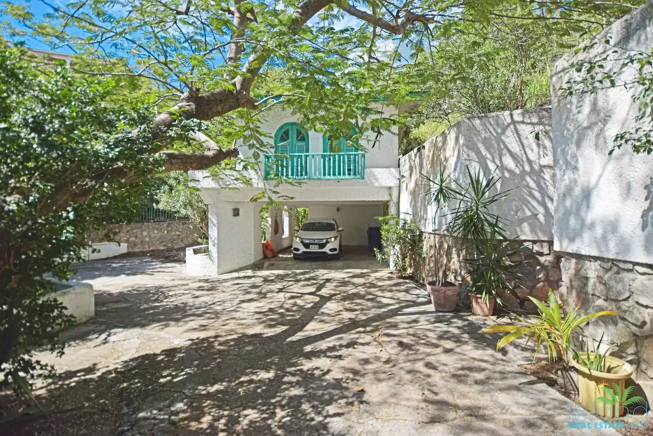 For Sale 7 Bedrooms 7.5 Bath Villa Sint Maarten Little Bay 17. 33 11zon 34 11zon