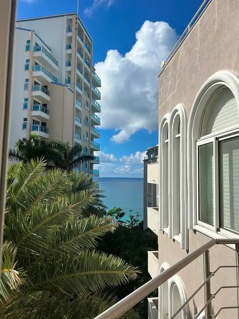 For Sale @ Rainbow Beach Club 2 Bedroom Beachfront Condo 14 19 11zon 19 11zon