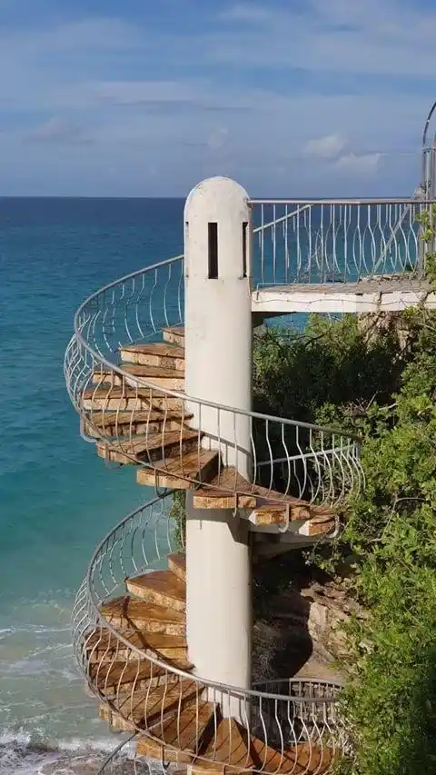 For Sale @ Rainbow Beach Club 2 Bedroom Beachfront Condo 17 22 11zon 22 11zon