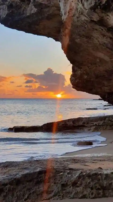 For Sale @ Rainbow Beach Club 2 Bedroom Beachfront Condo 18 23 11zon 23 11zon
