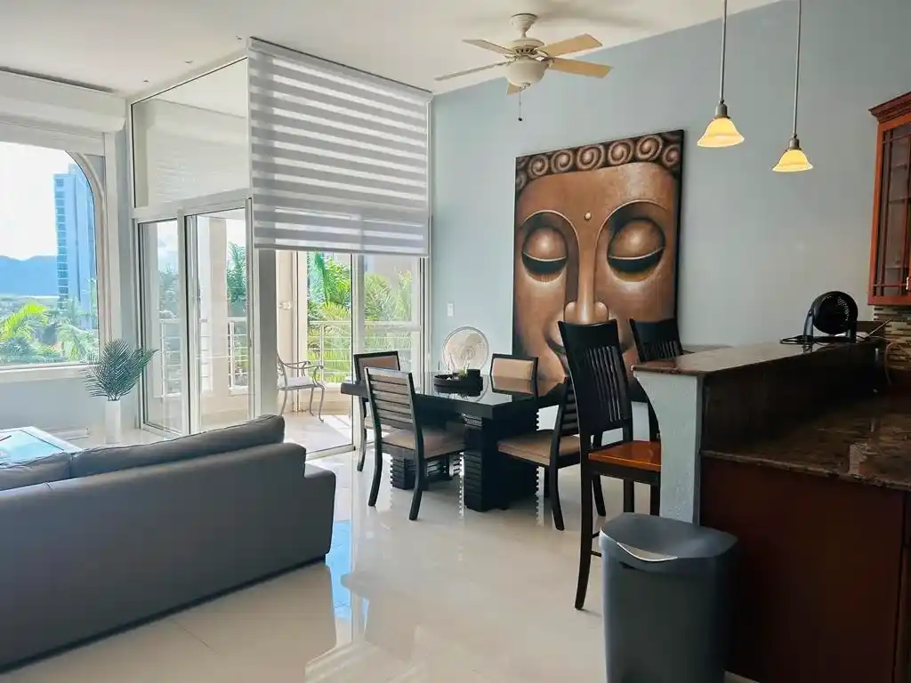 For Sale @ Rainbow Beach Club 2 Bedroom Beachfront Condo 5 10 11zon 10 11zon
