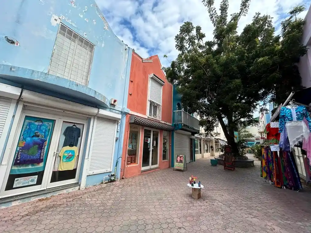 For Sale Retail Store On Front Street St Maarten Philipsburg 11 9 11zon 9 11zon