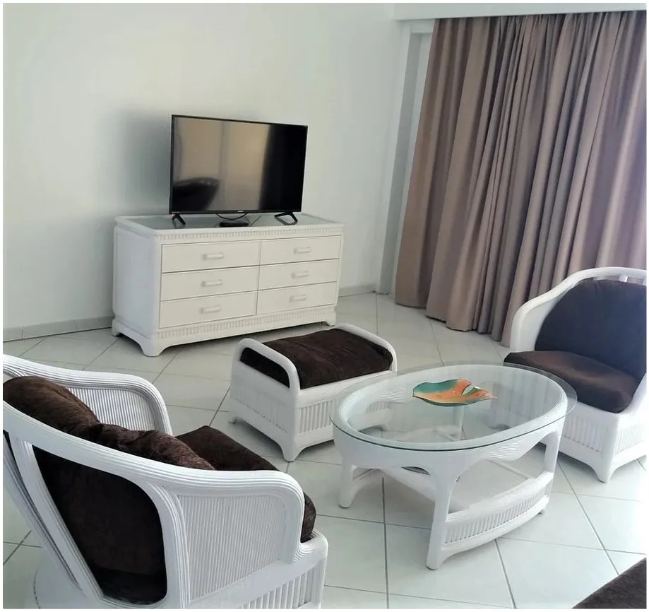 Living Room 1 8 11zon