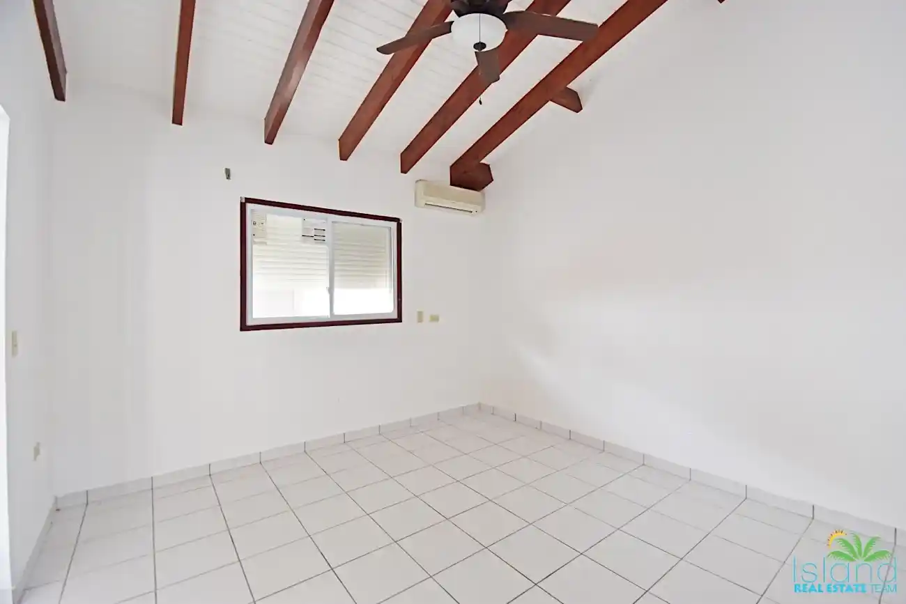 Spacious Pool 18 11zon 18 11zon
