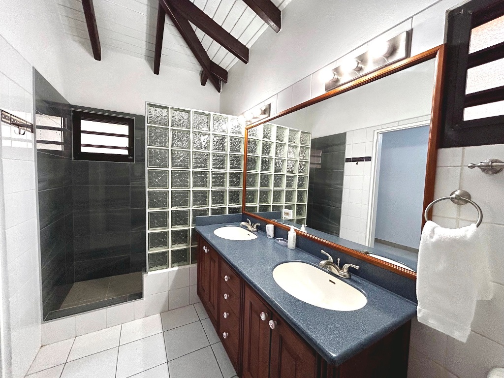 2 bedroom ocean view apartment for rent, sint maarten, pelican key 15
