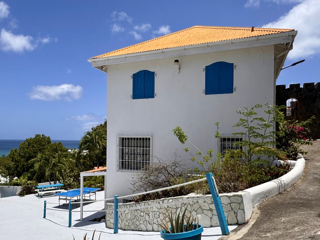 6 Exterior 2