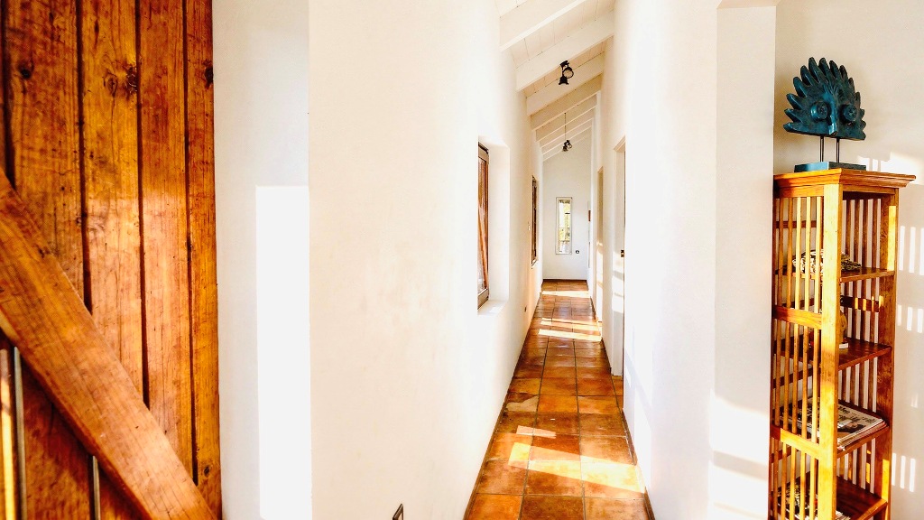 9 Hallway