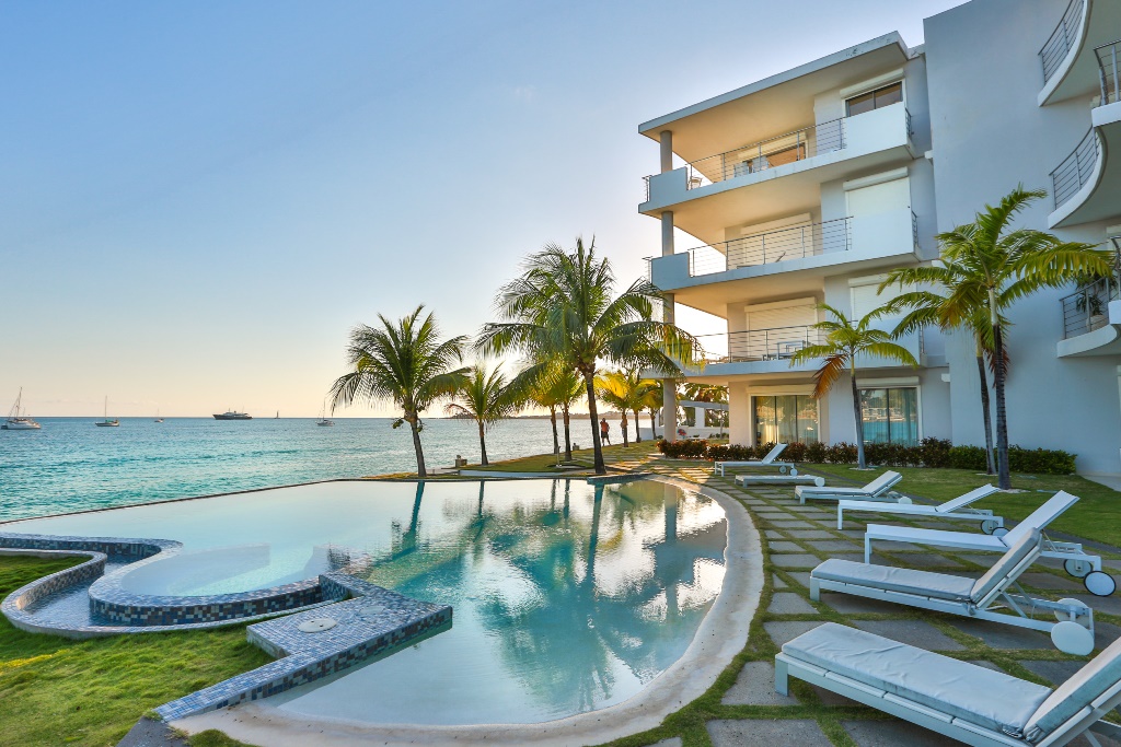 for-sale-2-bedroom-ocean-front-condo-sint-maarten-simpson-bay-2