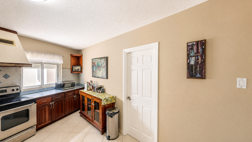 for sale in gated community of Palm Beach, sint maarten, simpson bay 10