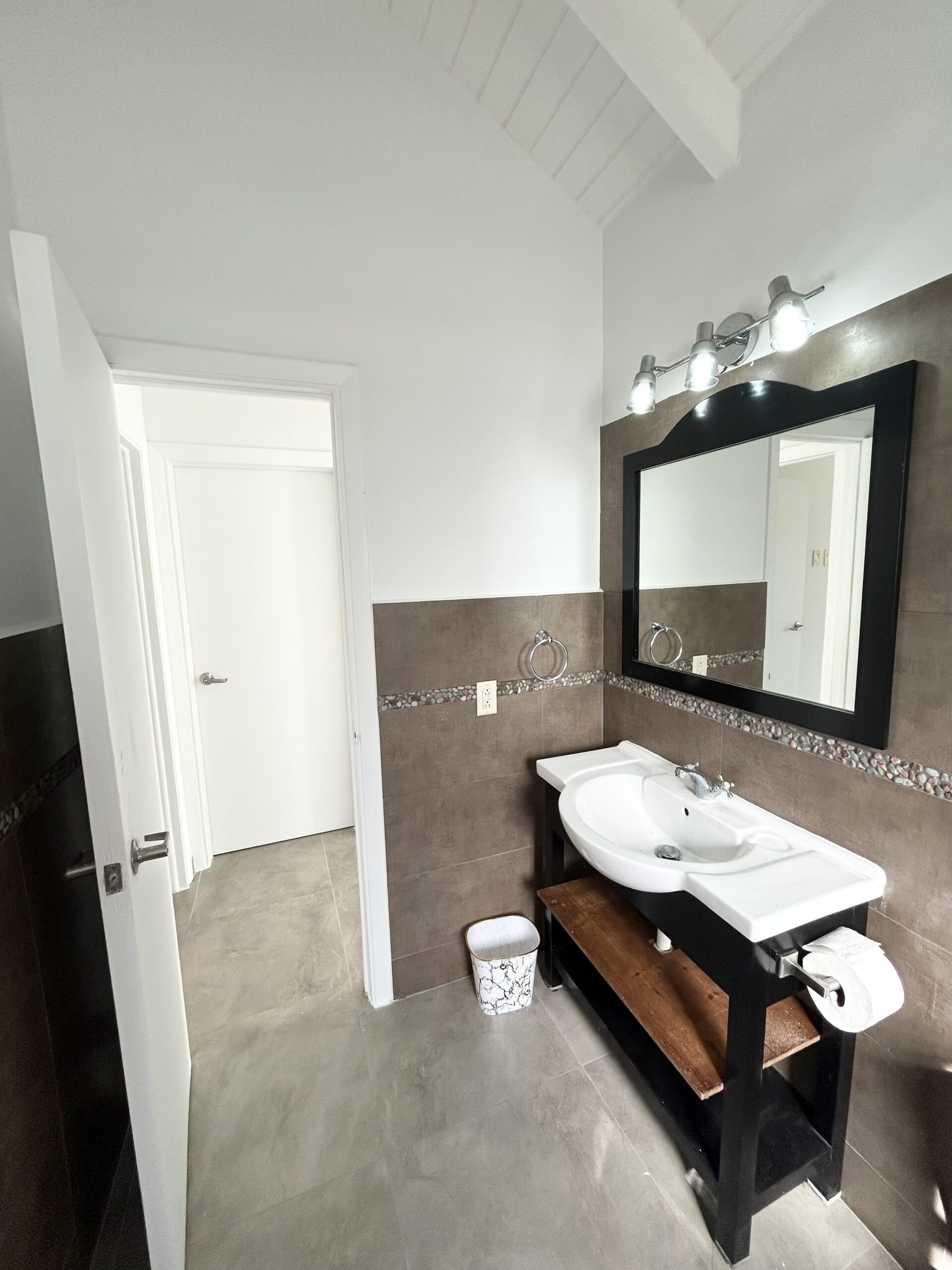 available for long-term rental, 3 bedrooms ocean view townhouse, sint maarten, pelican key 10