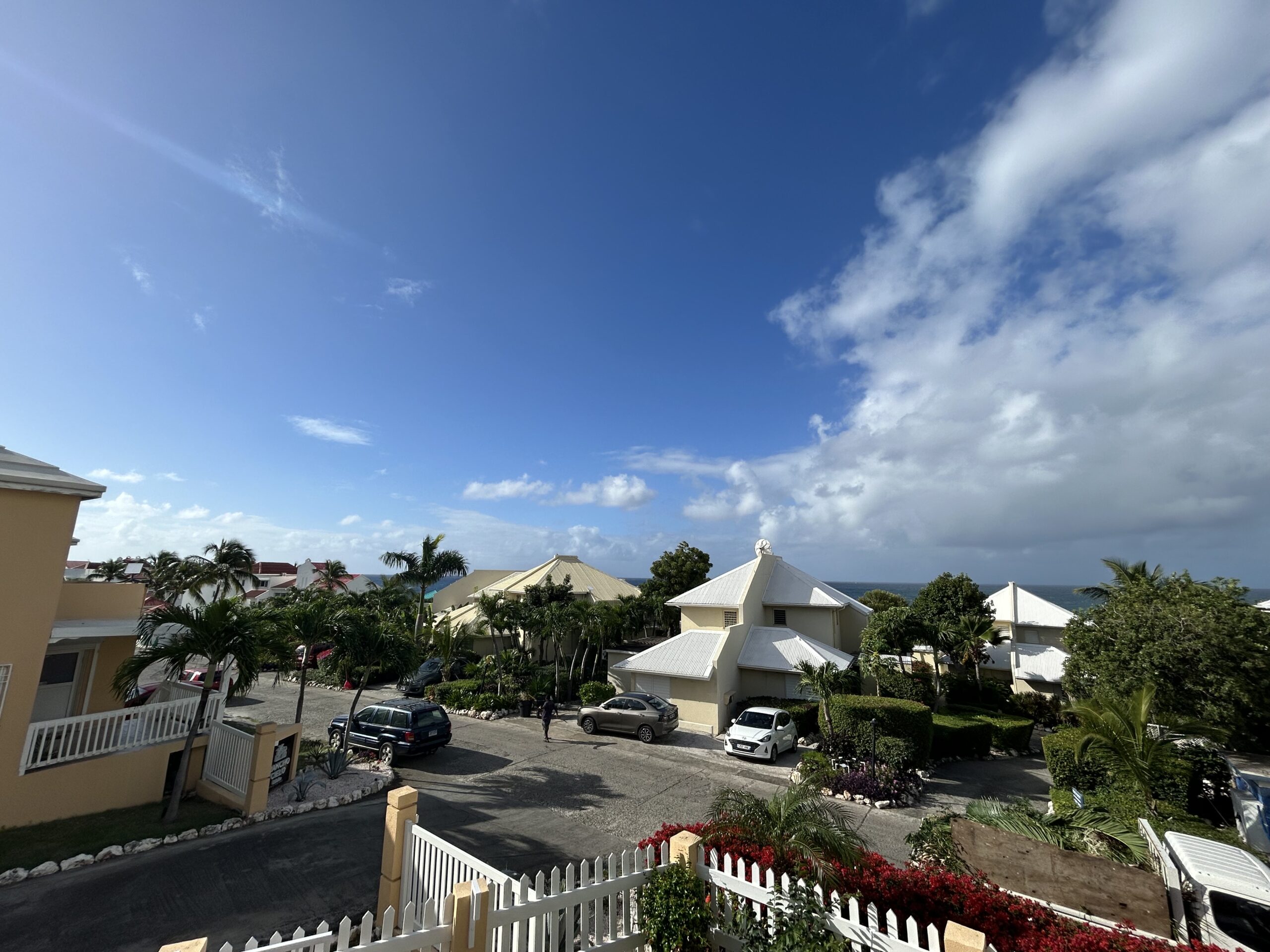 available for long-term rental, 3 bedrooms ocean view townhouse, sint maarten, pelican key 22