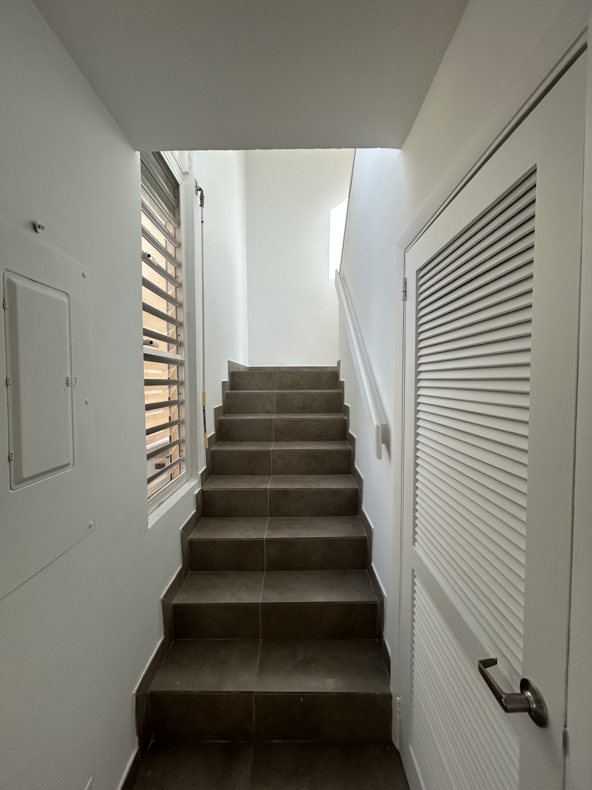 available for long-term rental, 3 bedrooms ocean view townhouse, sint maarten, pelican key 7