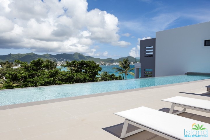 acqua common area rooftop pool