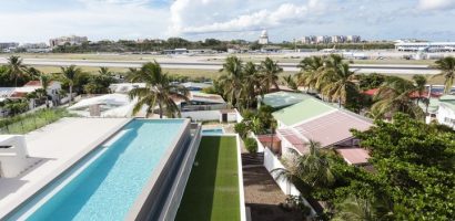acqua common area rooftop pool with ocean views