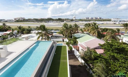 acqua common area rooftop pool with ocean views